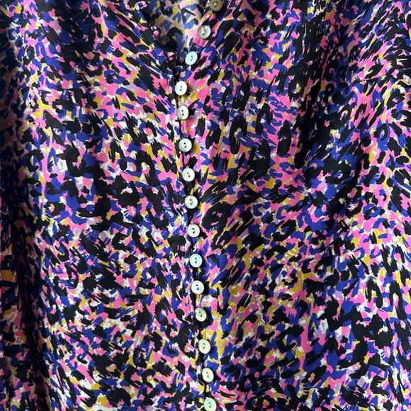 Alice & Trixie Silk Blouse size L button detail flowy cuffed sleeves - Picture 7 of 7